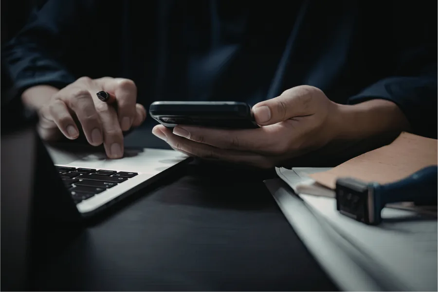 24/7 online therapist and coach availability at Ventoutt - message your professional any time